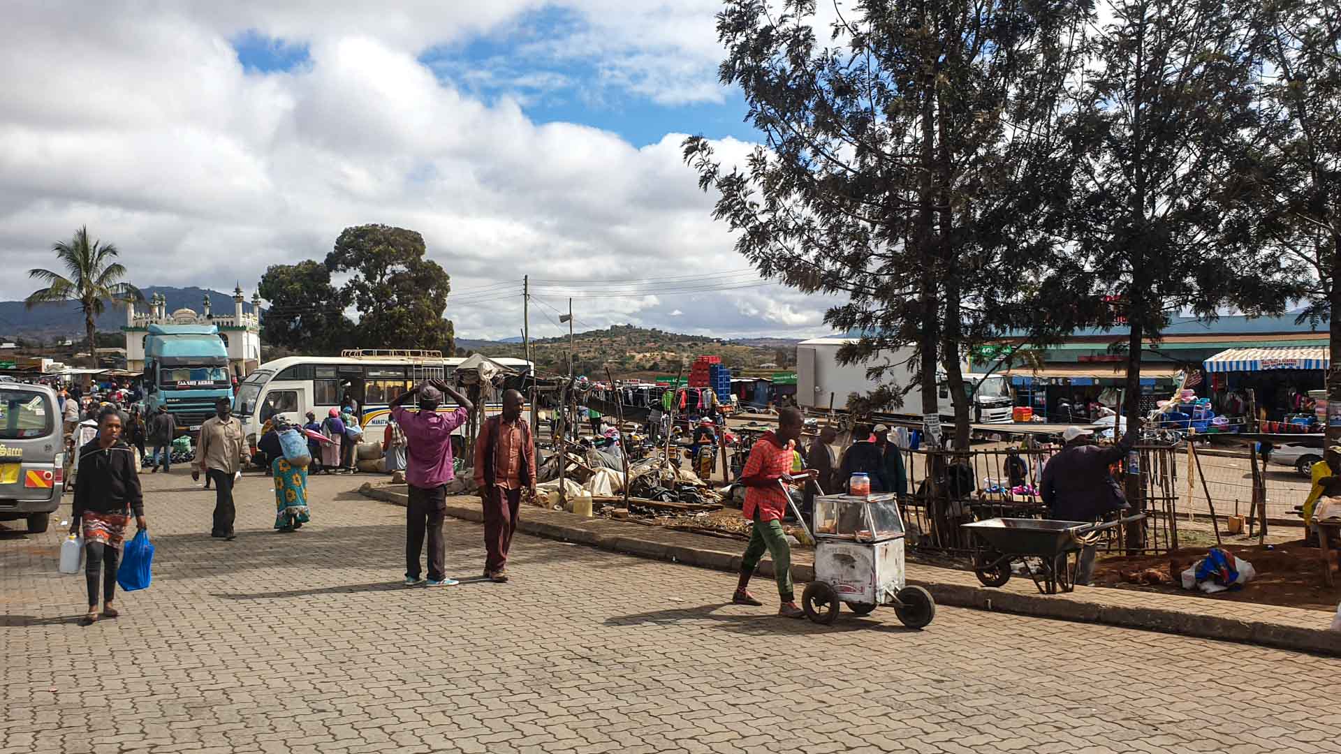 Pueblo en la carretera de Nairobi a Amboseli, Kenia