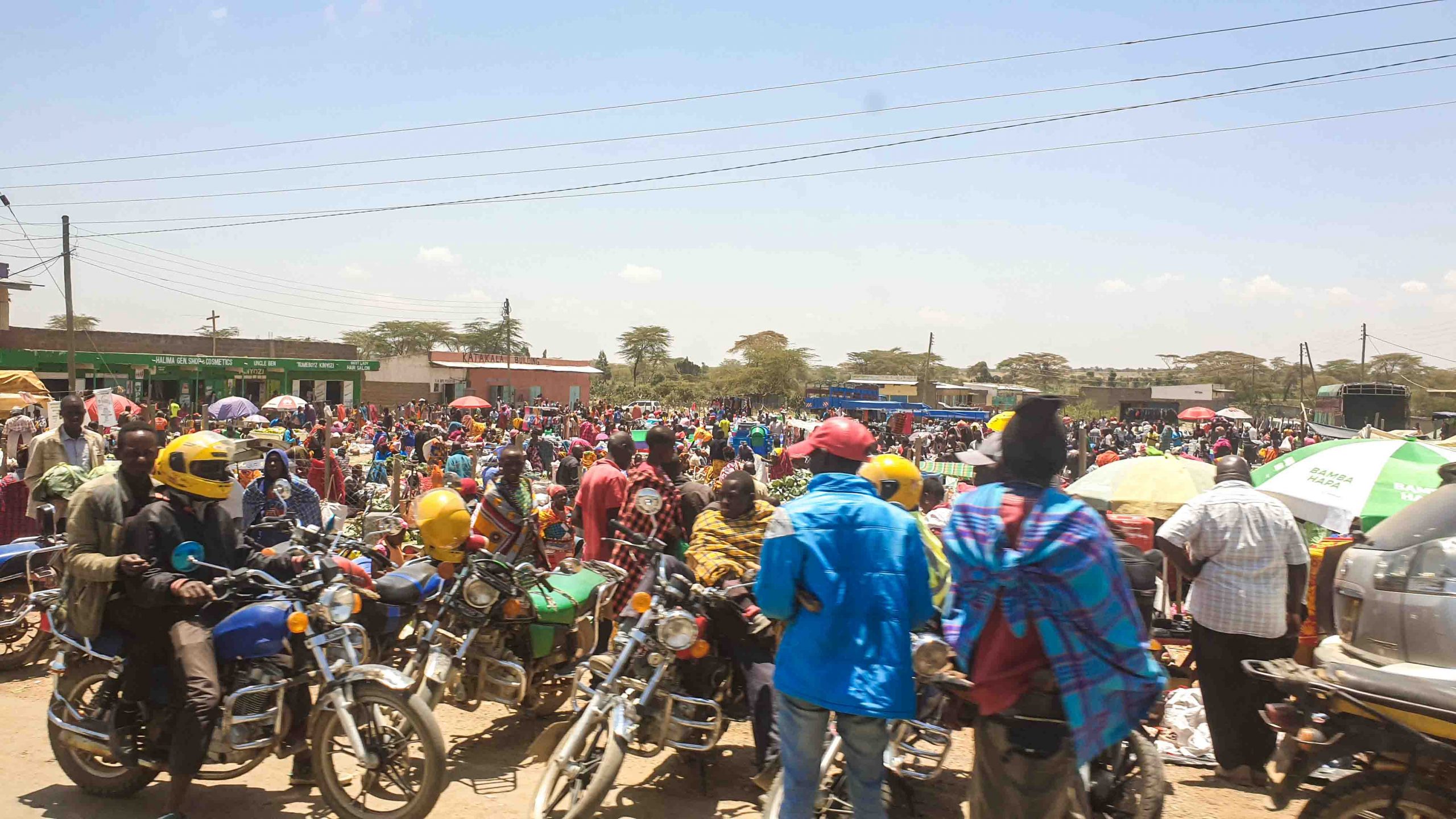 Mercado en algún pueblo de Kenia